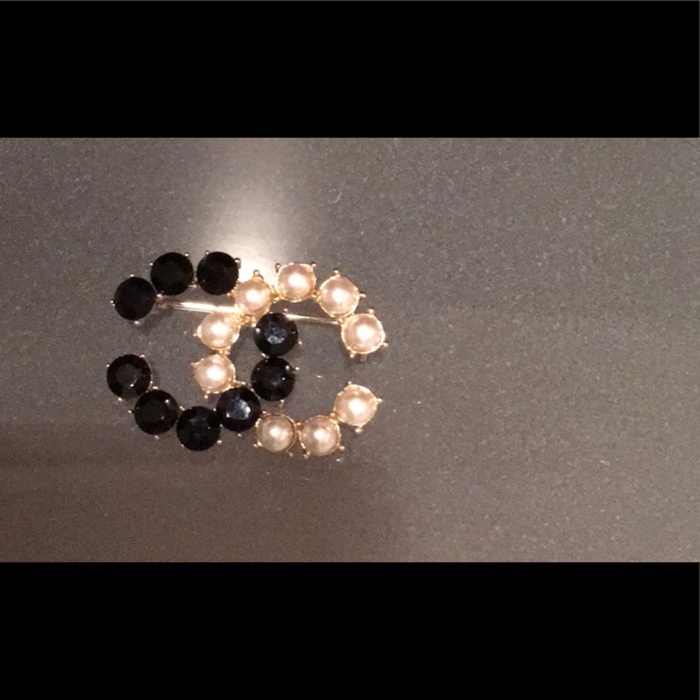 Women’s brooch